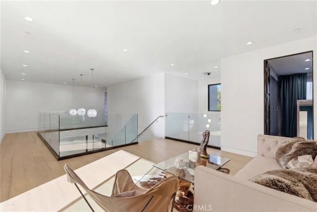 4545 Stern Avenue, Sherman Oaks, CA 91423