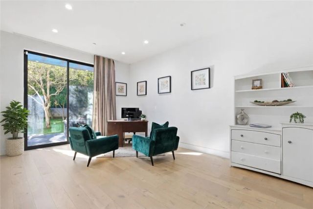 4545 Stern Avenue, Sherman Oaks, CA 91423