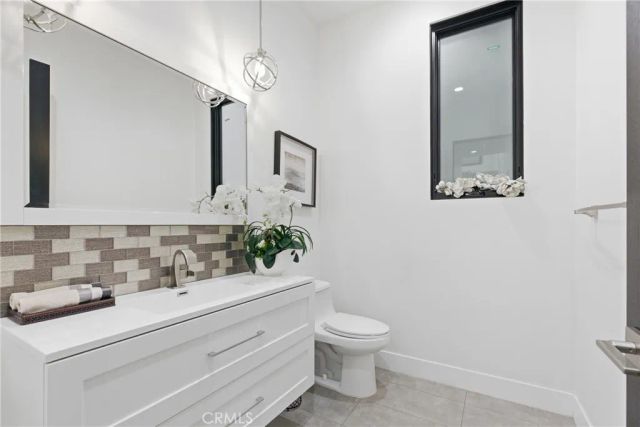 4545 Stern Avenue, Sherman Oaks, CA 91423