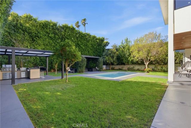 4545 Stern Avenue, Sherman Oaks, CA 91423