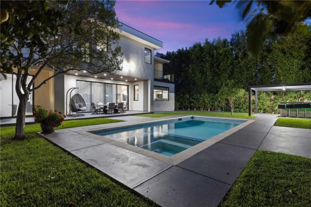 4545 Stern Avenue, Sherman Oaks, CA 91423