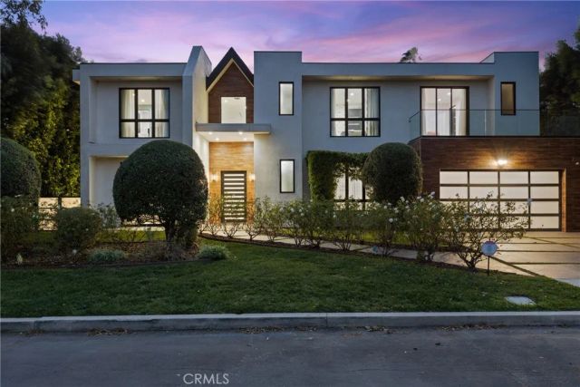 4545 Stern Avenue, Sherman Oaks, CA 91423