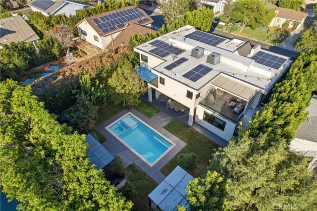 4545 Stern Avenue, Sherman Oaks, CA 91423