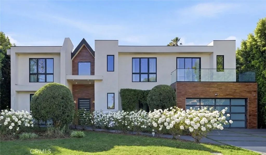 4545 Stern Avenue, Sherman Oaks, CA 91423