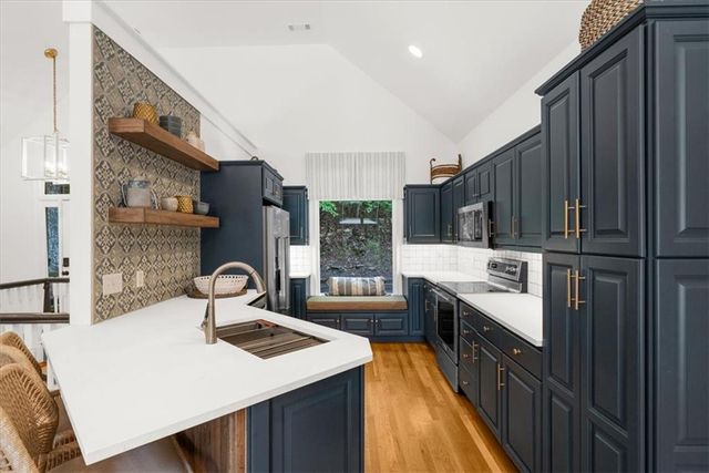 3410 Banks Mountain Place, Gainesville, GA 30506