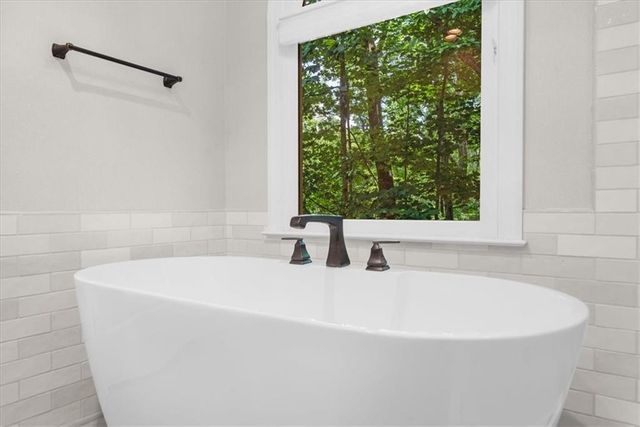 3410 Banks Mountain Place, Gainesville, GA 30506