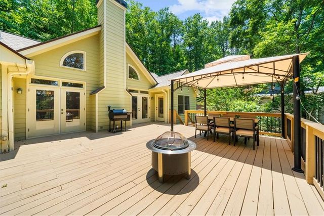 3410 Banks Mountain Place, Gainesville, GA 30506