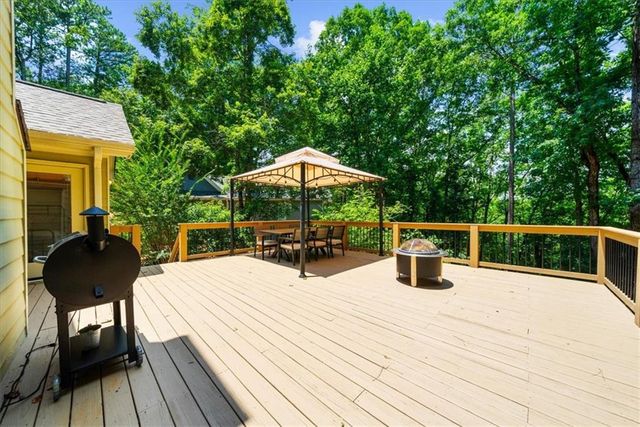 3410 Banks Mountain Place, Gainesville, GA 30506