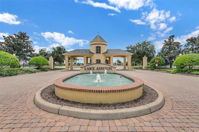 1394 OAKMONT DRIVE, Winter Haven, FL 33884