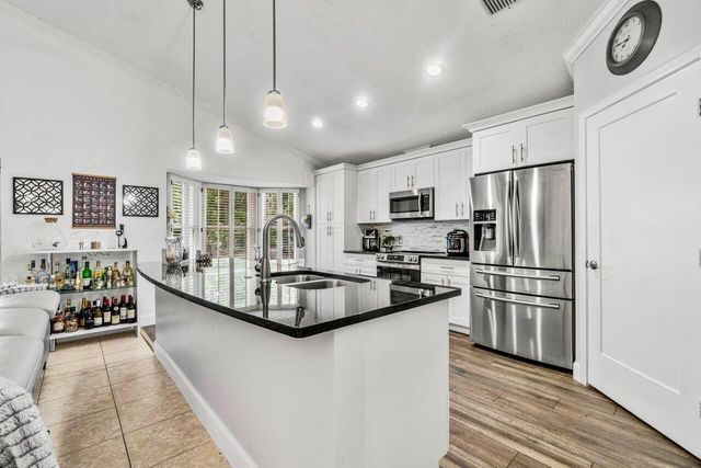 15092 Oak Chase Court, Wellington, FL 33414