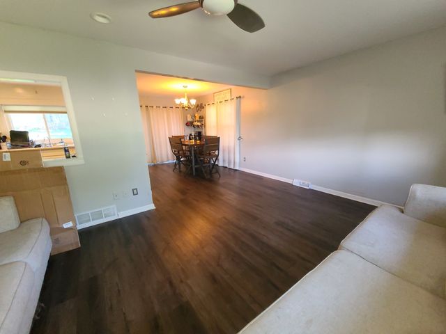 635 2nd Avenue, Dixon, IL 61021