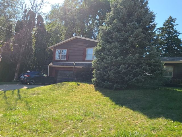 635 2nd Avenue, Dixon, IL 61021