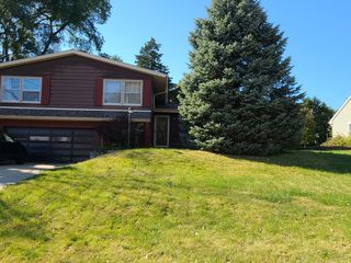 635 2nd Avenue, Dixon, IL 61021