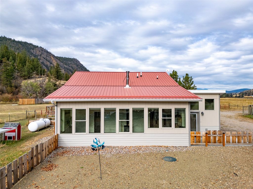 422 River Road E, Plains, MT 59859 photo 2