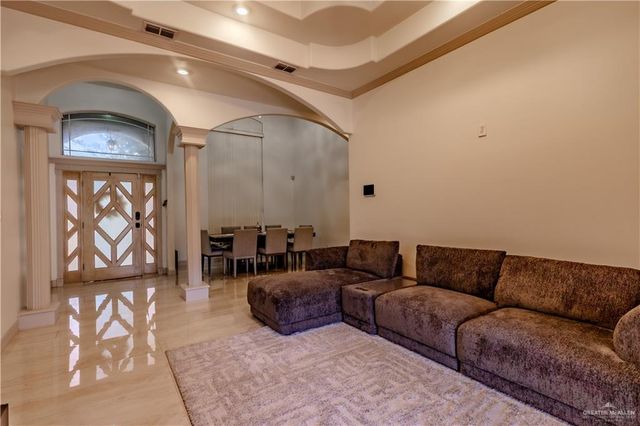 2002 W 42nd Street, Mission, TX 78573