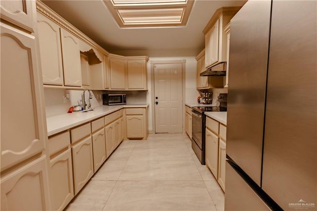 2002 W 42nd Street, Mission, TX 78573