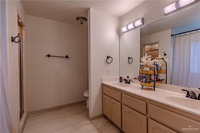 2002 W 42nd Street, Mission, TX 78573