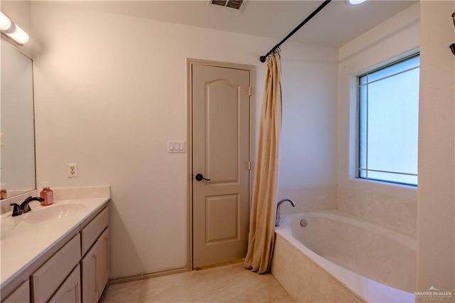 2002 W 42nd Street, Mission, TX 78573