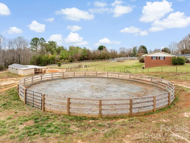 159 Big Island Road, Forest City, NC 28043