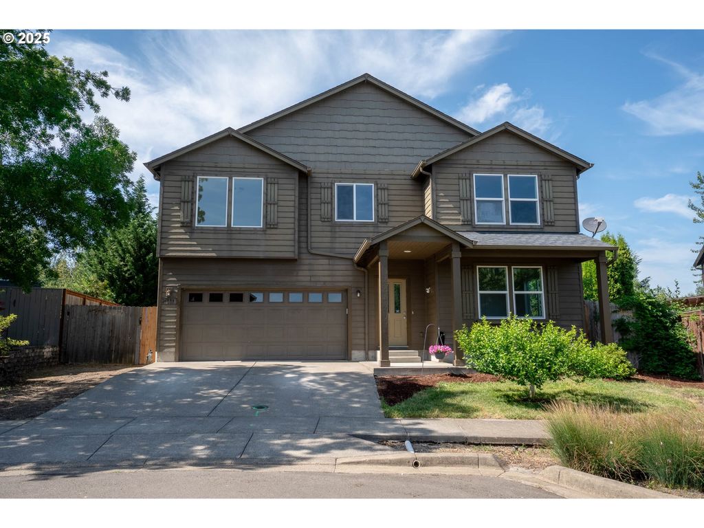 24823 HAWK VIEW Dr, Veneta, OR 97487