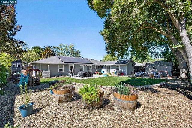 1919 Elinora Dr, Pleasant Hill, CA 94523