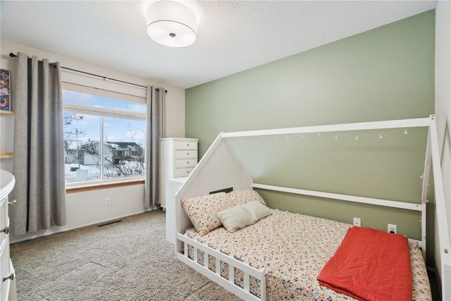 1211 Wolf Dr NW, Cedar Rapids, IA 52405