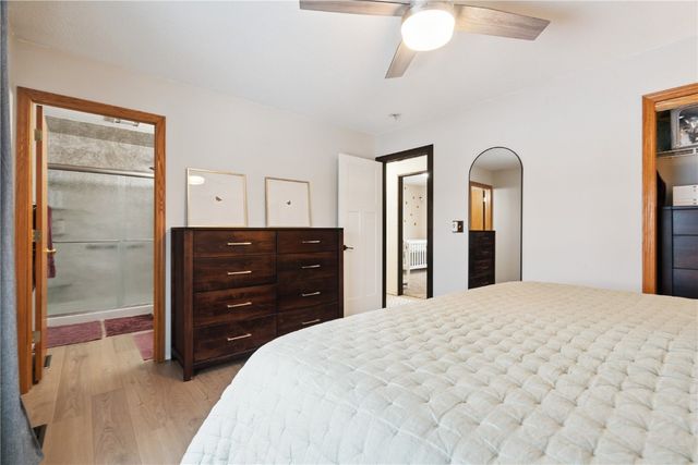 1211 Wolf Dr NW, Cedar Rapids, IA 52405