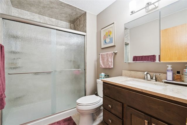 1211 Wolf Dr NW, Cedar Rapids, IA 52405