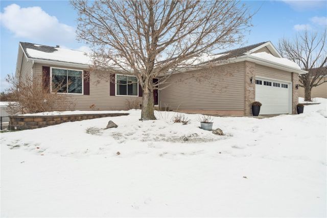 1211 Wolf Dr NW, Cedar Rapids, IA 52405