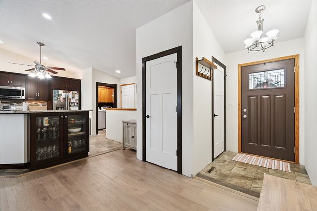 1211 Wolf Dr NW, Cedar Rapids, IA 52405