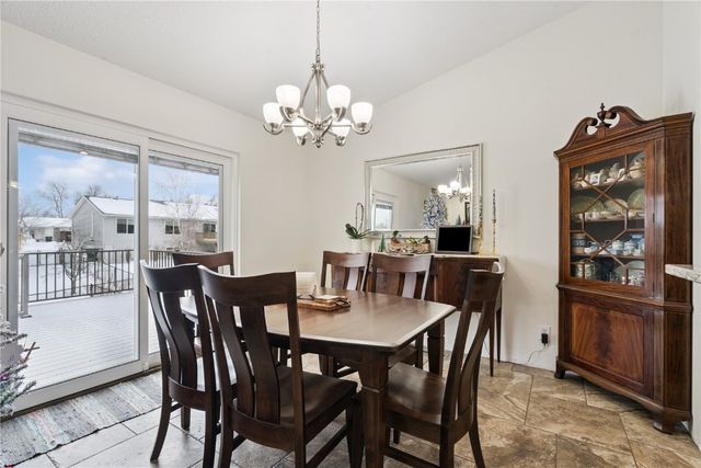 1211 Wolf Dr NW, Cedar Rapids, IA 52405