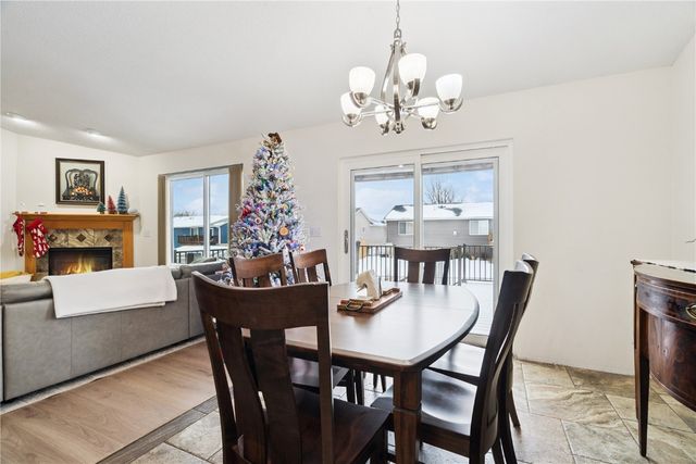 1211 Wolf Dr NW, Cedar Rapids, IA 52405