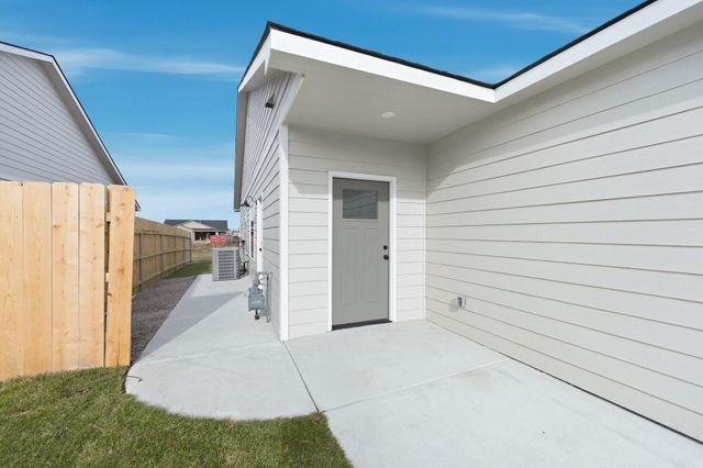 16830 W Kashmir St, Goddard, KS 67052