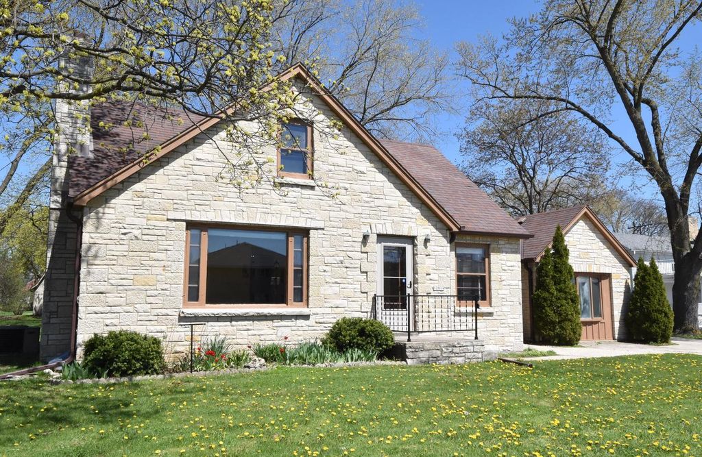 12814 W Hampton AVENUE, Butler, WI 53007