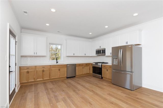 3200 Holly Rd Apt 201, Virginia Beach, VA 23451