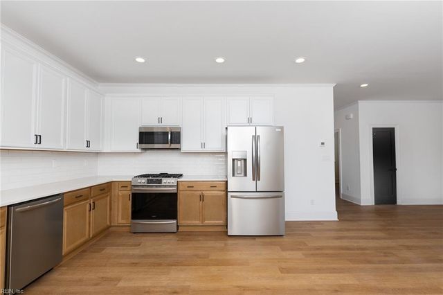 3200 Holly Rd Apt 201, Virginia Beach, VA 23451