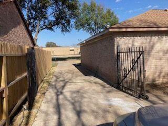 6839 Silver Star Drive, Houston, TX 77086