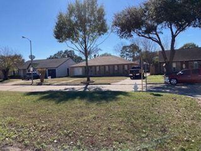 6839 Silver Star Drive, Houston, TX 77086