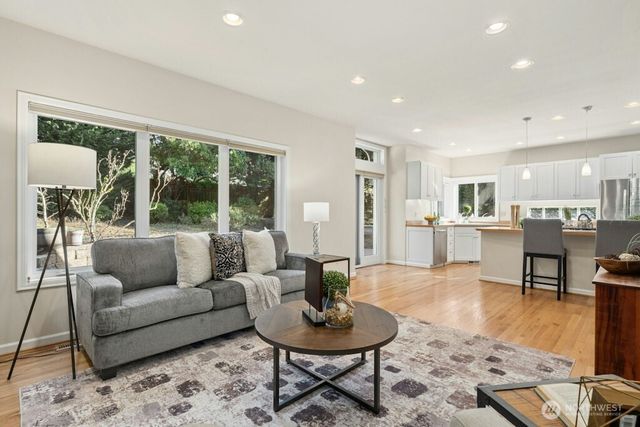 5720 59th Avenue NE, Seattle, WA 98105