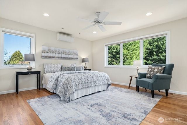 5720 59th Avenue NE, Seattle, WA 98105