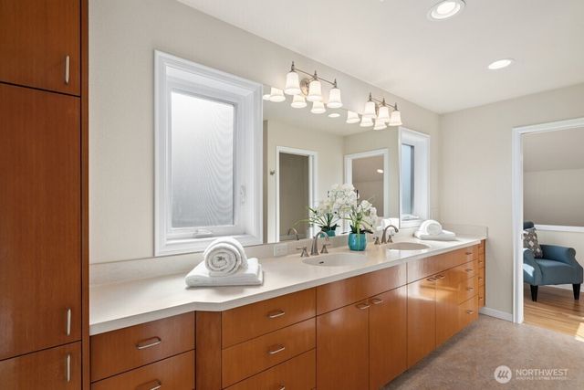 5720 59th Avenue NE, Seattle, WA 98105