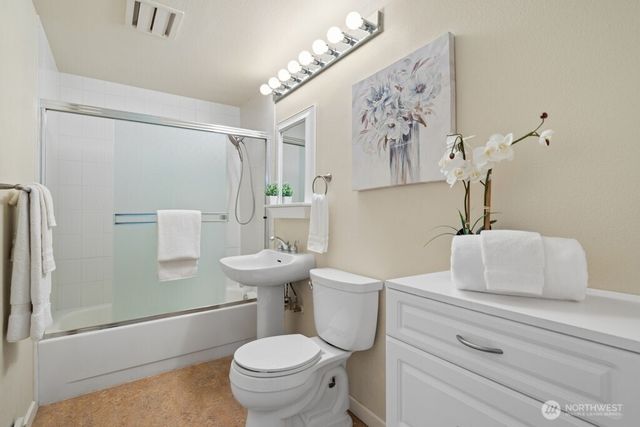 5720 59th Avenue NE, Seattle, WA 98105