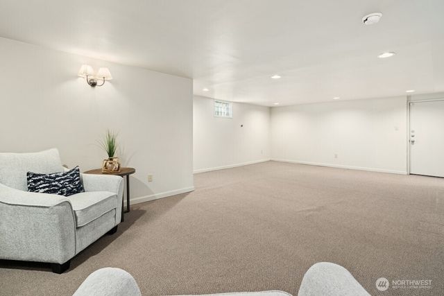 5720 59th Avenue NE, Seattle, WA 98105