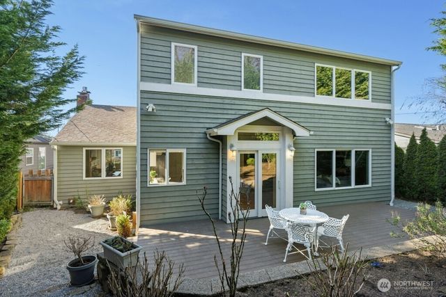 5720 59th Avenue NE, Seattle, WA 98105