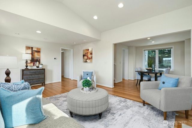 5720 59th Avenue NE, Seattle, WA 98105