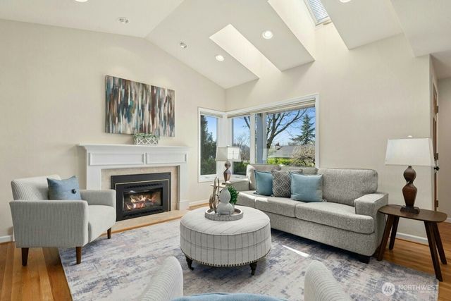 5720 59th Avenue NE, Seattle, WA 98105