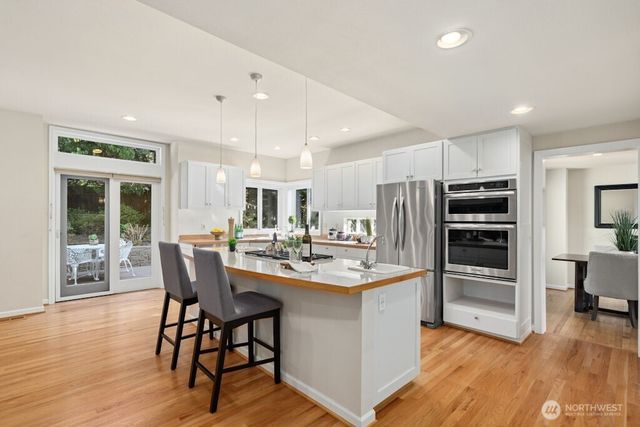 5720 59th Avenue NE, Seattle, WA 98105