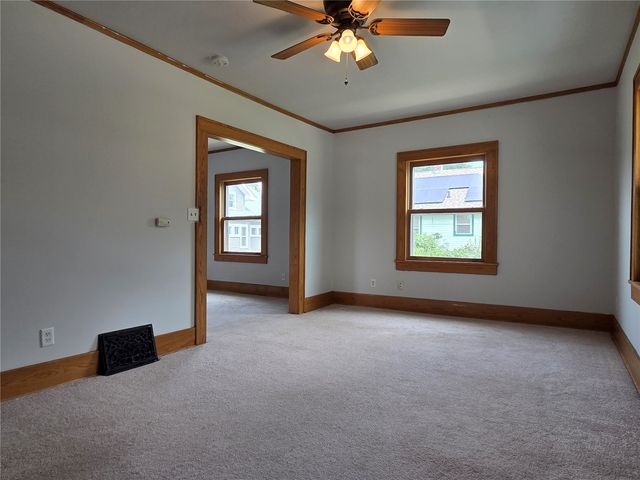 1738 Higley Avenue SE, Cedar Rapids, IA 52403
