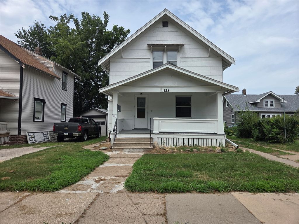 1738 Higley Avenue SE, Cedar Rapids, IA 52403