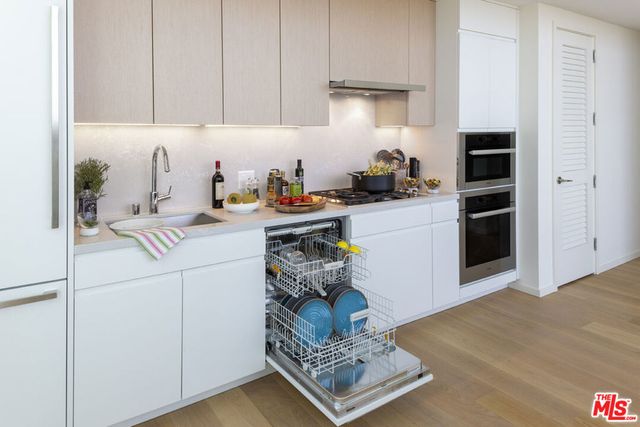 877 Francisco Street 827, Los Angeles, CA 90017